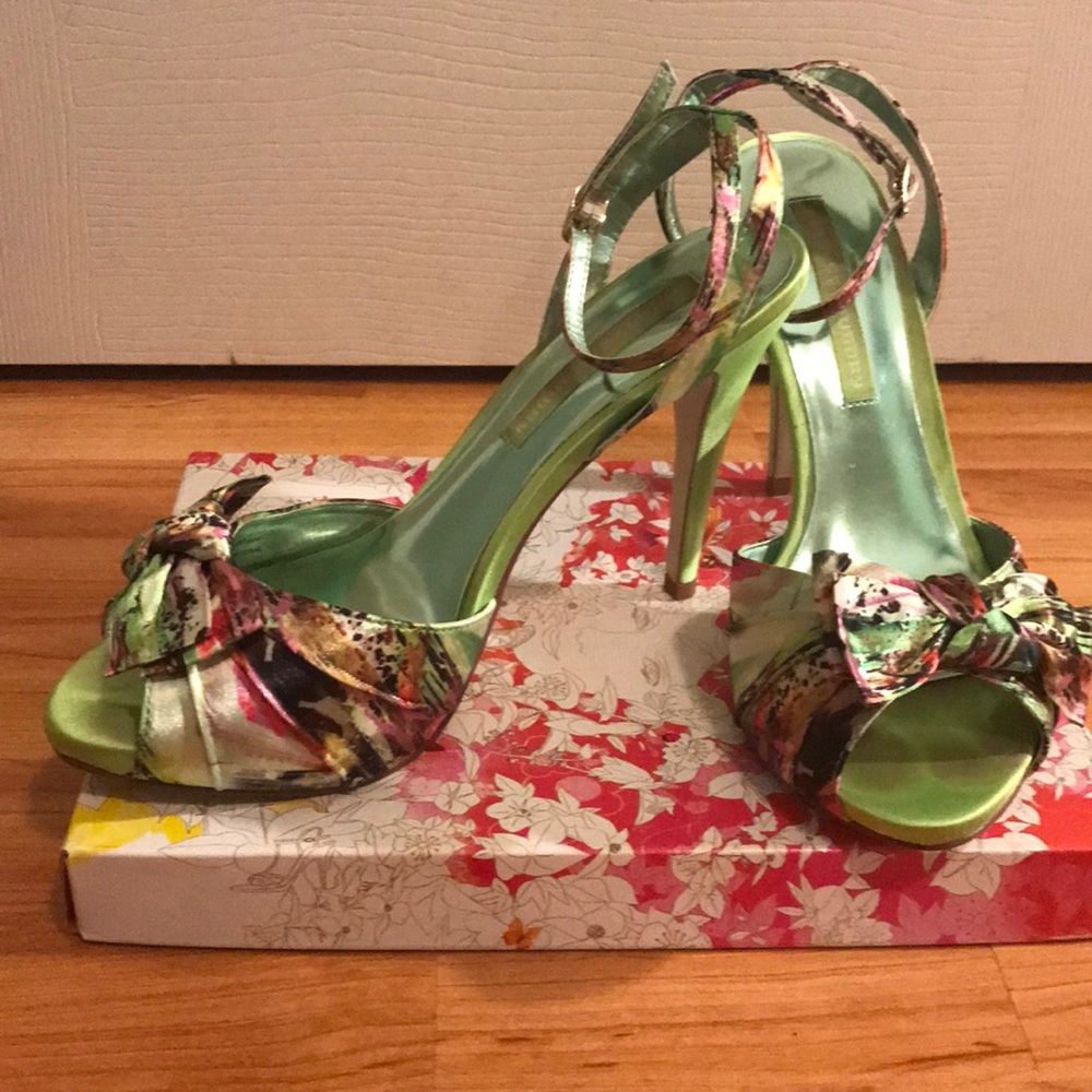 4” peep toe heels, ankle buckle strap